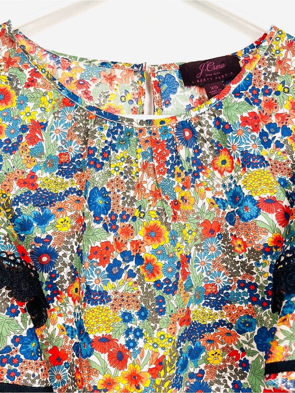 J.Crew Cotton Poplin Flutter Sleeve Top in Liberty Margaret Annie Floral XS - Picture 4 of 7
